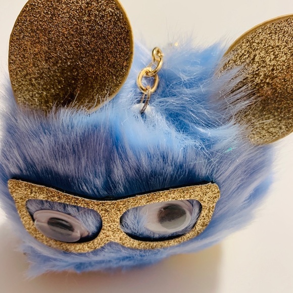 Adorable Blue/Gold Kitten key chain - Picture 5 of 6